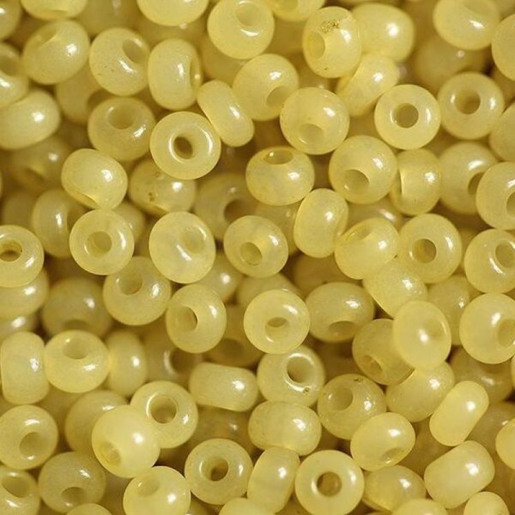 Бисер Preciosa 02151 полупрозрачный бледно-желтый 