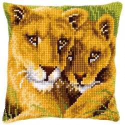 Подушка "Лев с львенком" (Vervaco)